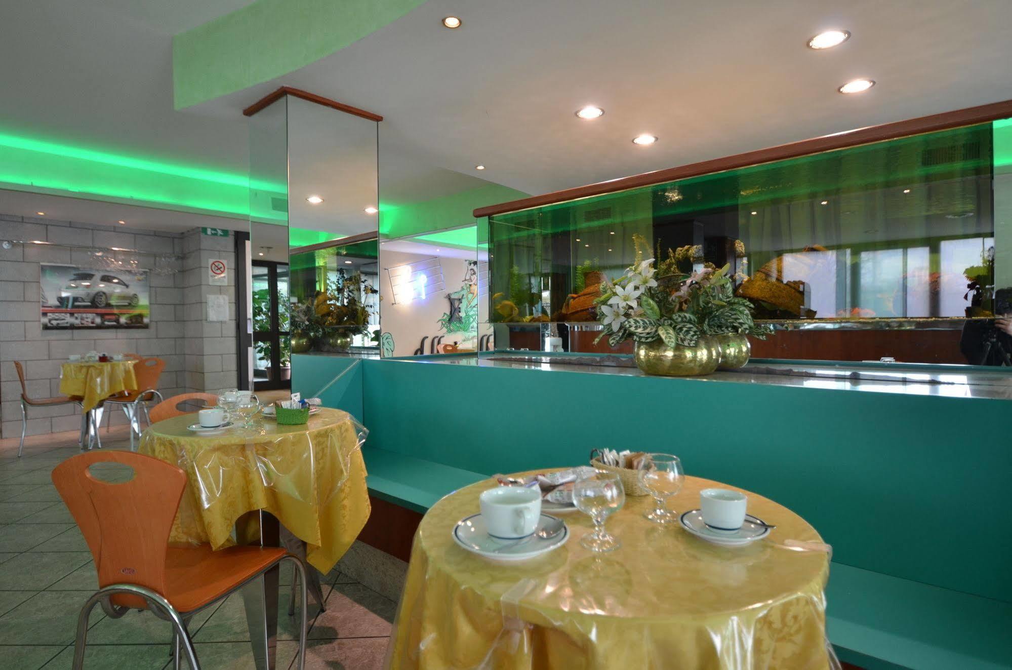 Hotel Residenza Delle Alpi トリノ エクステリア 写真